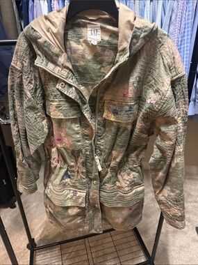 GAP Women's Camo Utility Jacket with Pink Floral Print - Green/Brown
